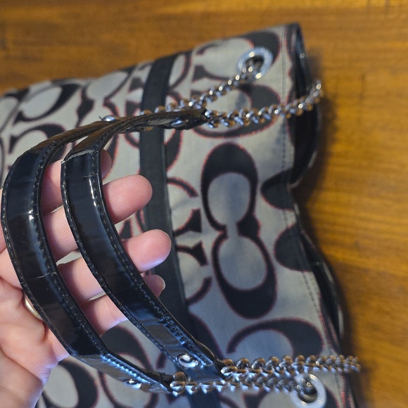 Coach Poppy Metallic Signature Slim Tote. - Picture 10 of 16